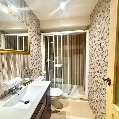 Holibai, Vermello, Un Rincon Con Encanto Cerca De La Playa * Baiona